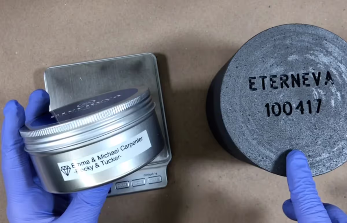 Ashes sample being transferred to an Eterneva crucible.